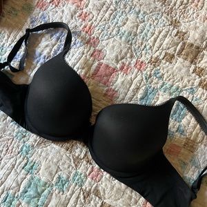 Victoria’s Secret Body by Victoria Perfect Shape Bra 32DD